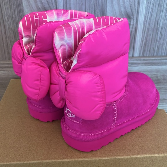 UGG NWT pink bailey bow maxi boots, baby girl size 7. - Picture 7 of 9